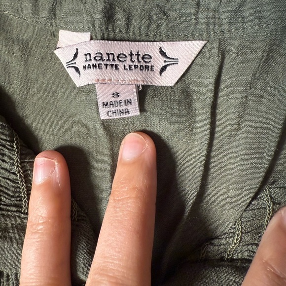 Nanette Lepore Olive Green Smocked Button Front Tunic Blouse Size Small - Picture 3 of 3